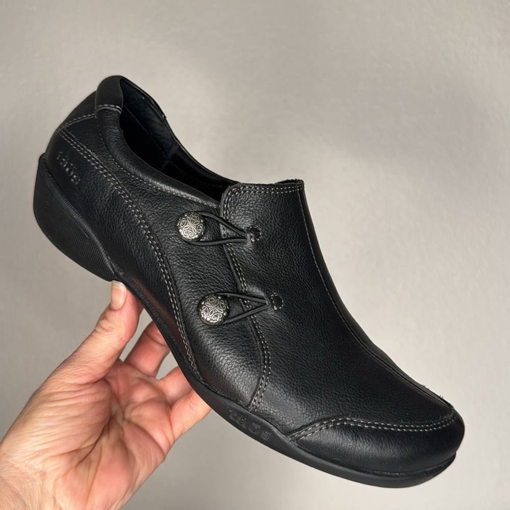 Taos Encore Black Leather Shoes Slip on Button sides Womens Size 9 - 40
